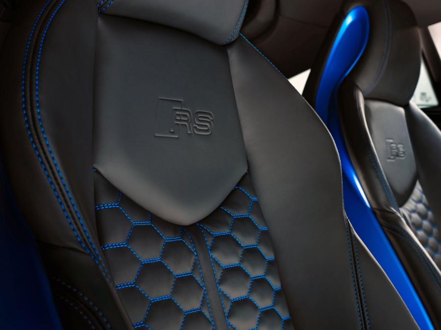 Детали интерьера Audi TT RS Coupe (8S) 2019 года  (WW) (фото 19 из 62)